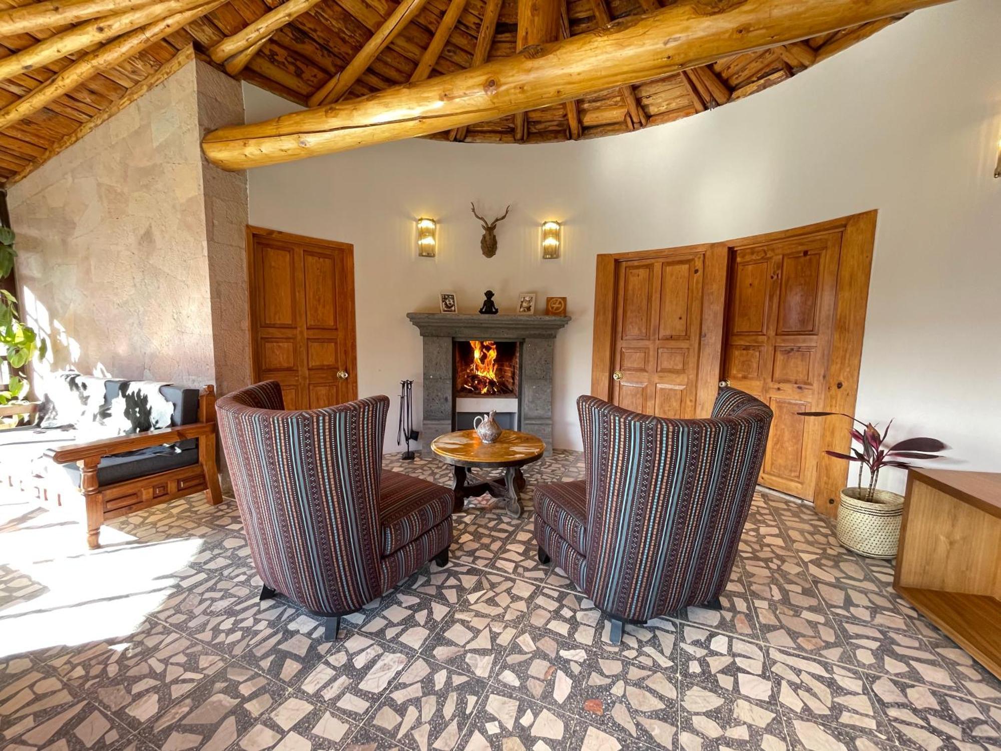 Cabanas Real Victoria Tlalpujahua de Rayón Esterno foto